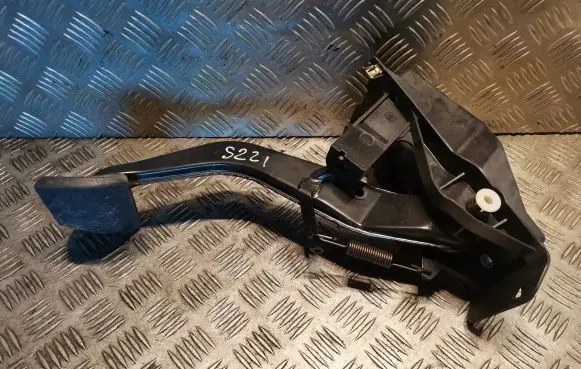 Mercedes-Benz S W221 Brake pedal 2202901201 A2202901201