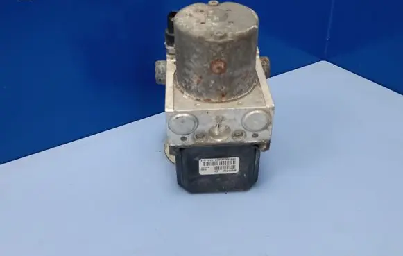 Ford Mondeo Mk III ABS Pump 3S712C405AB