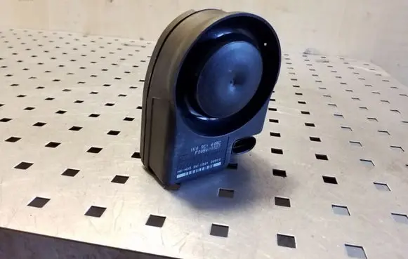 Volkswagen Touareg II Alarm system siren 1K0951605C