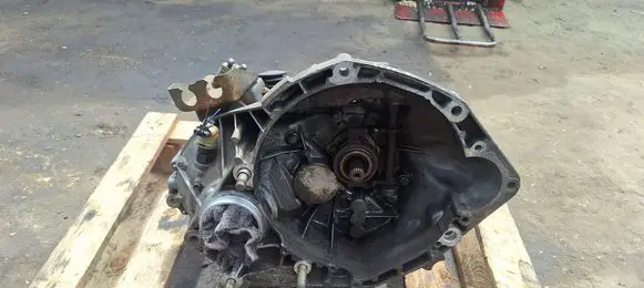 Manual 5 speed gearbox