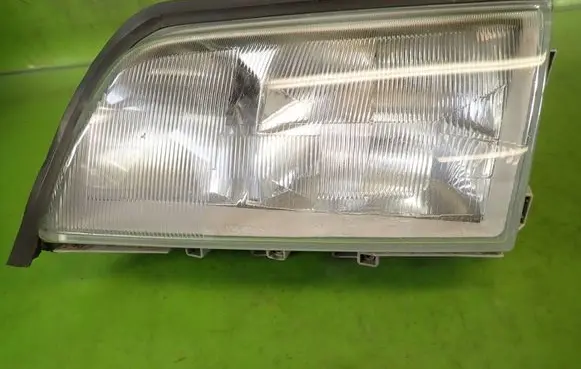 Mercedes-Benz C W202 Headlight/headlamp 2028200966