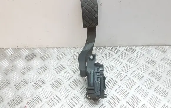 Skoda Superb B5 (3U) Accelerator throttle pedal 8D1723523N