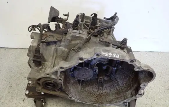 KIA Carens II Manual 5 speed gearbox 