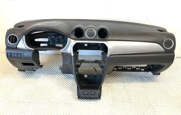 Suzuki Vitara (LY) Dashboard