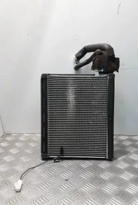 Jaguar F-Pace Air conditioning (A/C) radiator (interior) 