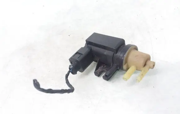 Volkswagen Polo IV 9N3 Turbo solenoid valve 1K0906627A