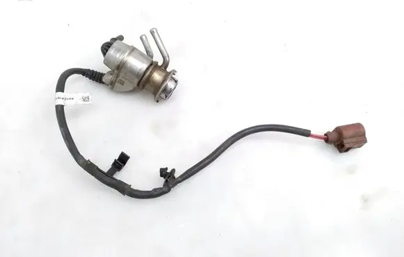 Skoda Octavia Mk3 (5E) AdBlue injector 04L131113P