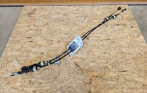 Suzuki SX4 S-Cross Gear shift cable linkage 1M0960R20