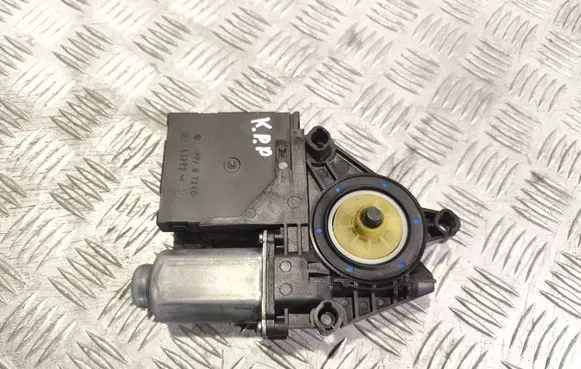 Volkswagen Touran II Front door window regulator motor 1T0959701T 5K0959793