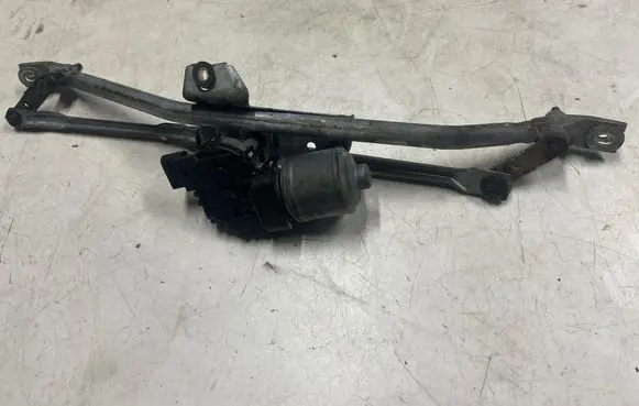 Volkswagen PASSAT B5.5 Front wiper linkage and motor 0390241505 3B1955113C