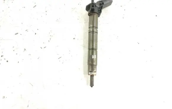 Mercedes-Benz ML W164 Fuel injector 6420701387 6420701987