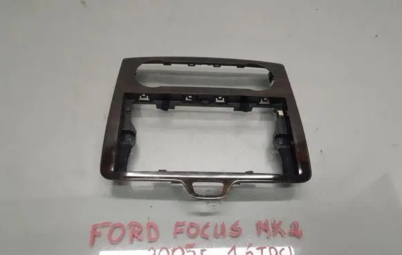 Ford Focus Panel trim