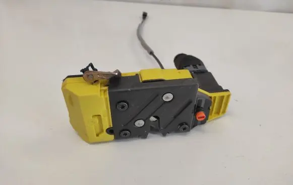 Volvo XC70 Rear door lock