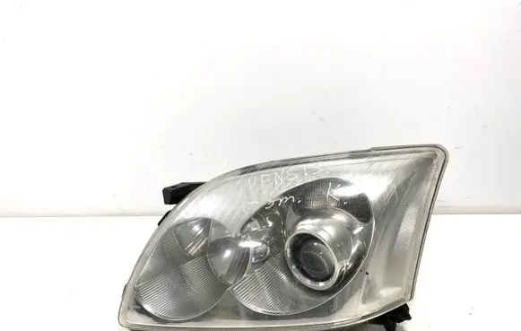 Toyota Avensis T250 Headlight/headlamp