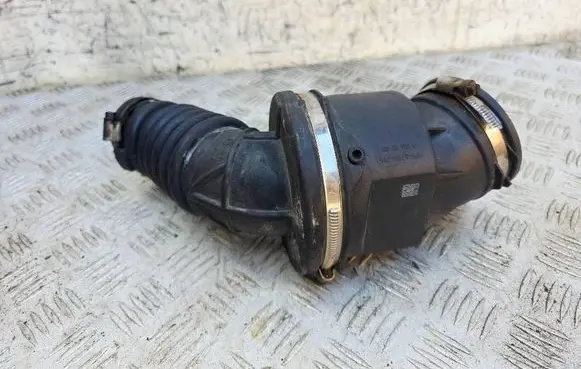 Opel Astra J Air intake duct part 13399811