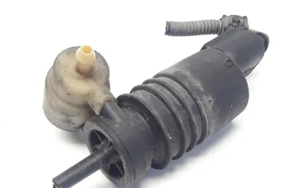 Volkswagen Golf IV Windscreen/windshield washer pump