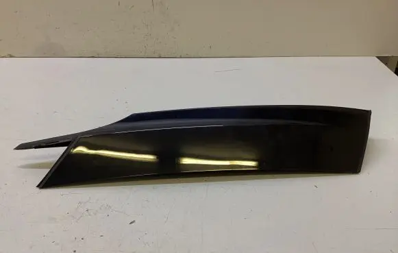 Land Rover Discovery 5 (D)pillar trim (top) HY3229149