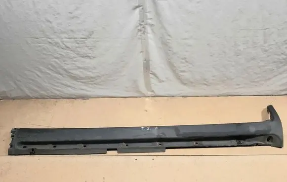 Volvo XC70 Sill
