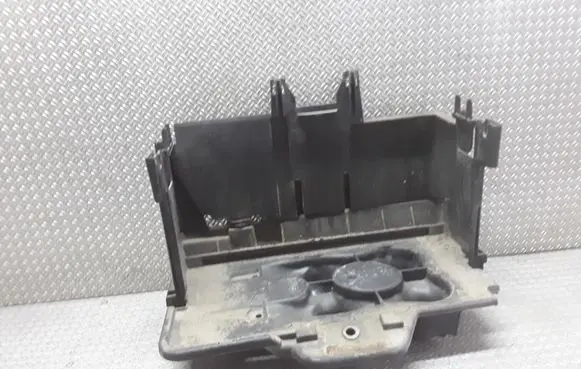 Volkswagen Golf IV Battery tray 