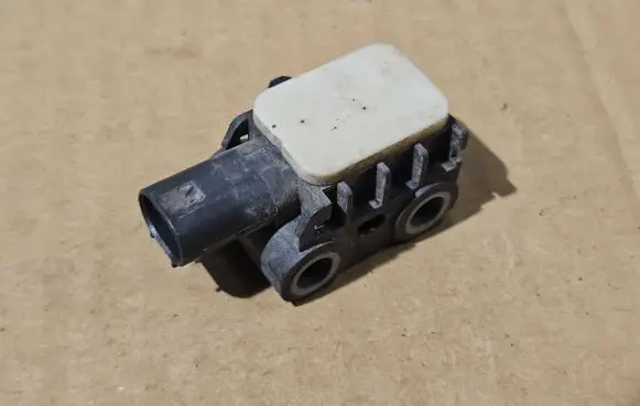 BMW X5 E70 Airbag deployment crash/impact sensor 9152262 505532 050712