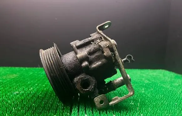 Peugeot 407 Power steering pump 498Q3A733AB