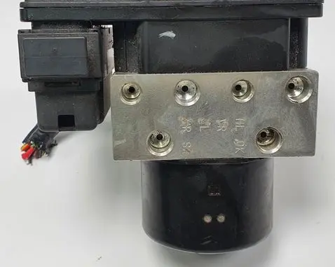 Porsche Cayenne (9PA) ABS Pump 7L0907379G