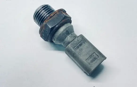 Ford Fiesta Oil pressure sensor 1486742 2S6Q9278AB