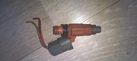 Fuel injector