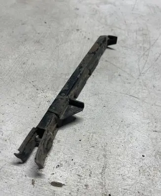 Mercedes-Benz E W211 Front bumper mounting bracket A2118801114