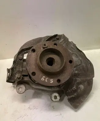 BMW 5 E39 Front wheel hub
