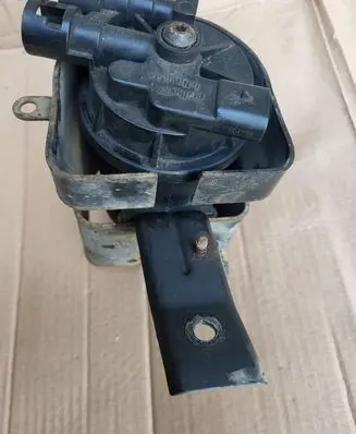 Opel Zafira A Fuel filter housing 