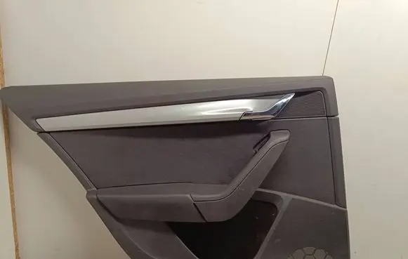 Skoda Octavia Mk3 (5E) Rear door card panel trim 5E0867197 013080713A 300051101