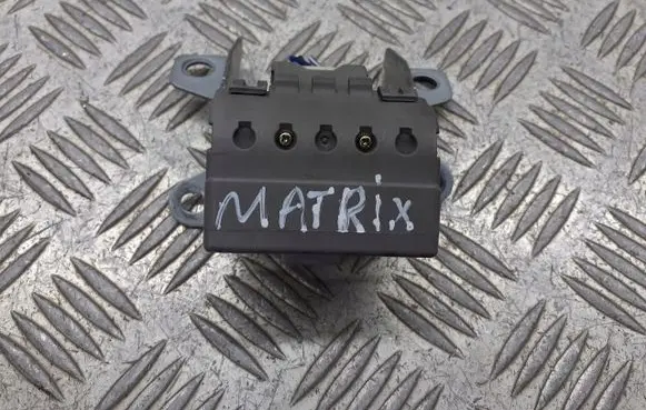 Toyota Matrix (E130) Tailgate exterior lock 