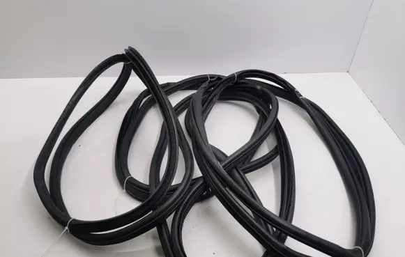 Mazda CX-7 Rear door rubber seal (on body) 