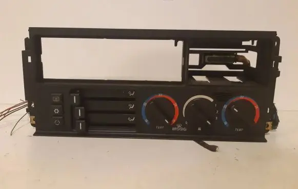 BMW 5 E34 Climate control unit 1384141