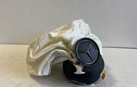 Mercedes-Benz GLB X247 Steering wheel airbag A0008609504