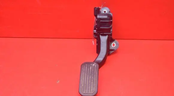 Toyota Prius (NHW20) Accelerator throttle pedal 78120-47050
