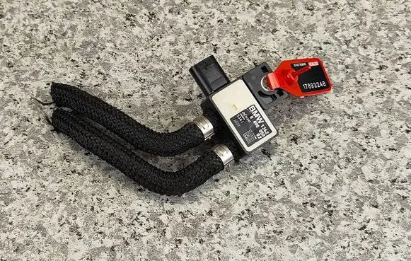 BMW 3 G20 G21 Exhaust pressure sensor 8490050