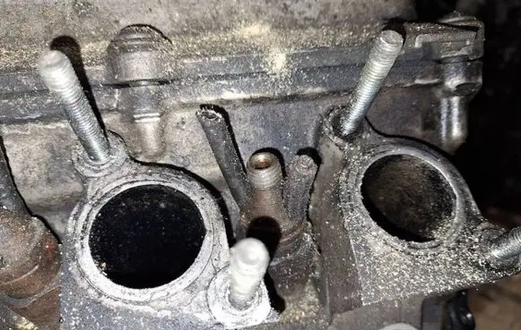 BMW 5 E39 Fuel injector