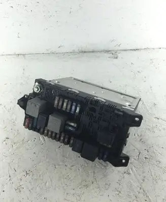 Mercedes-Benz E W211 Fuse module 2115457301 00403136A