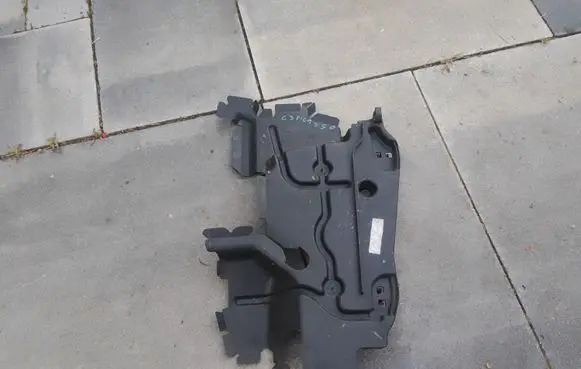 Citroen C3 Picasso Intercooler air guide/duct channel 9685207880