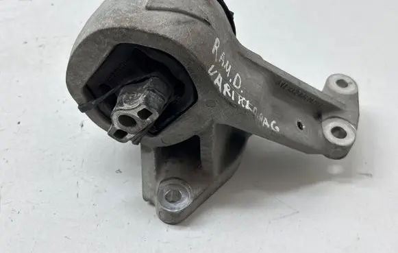 Ram 1500 Engine mount bracket 784AC