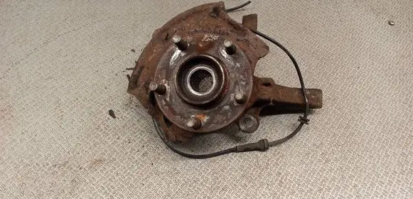 Nissan X-Trail T30 Front wheel hub spindle knuckle 