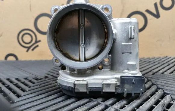 Dodge Challenger Throttle valve 05184349AE