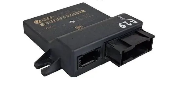 Audi Q7 4M Gateway control module 4L0907468