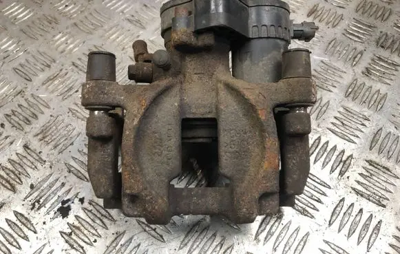 Subaru Outback (BS) Rear brake caliper