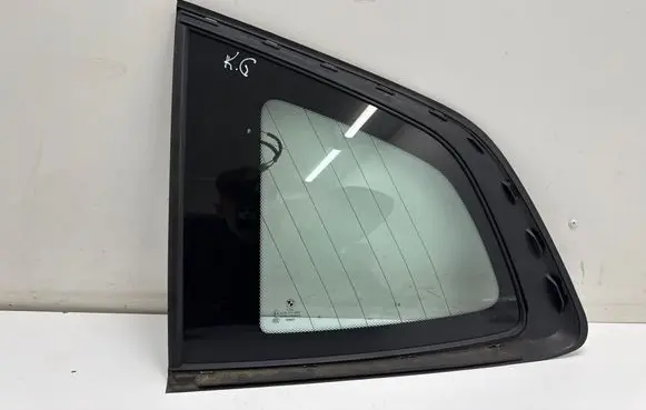 BMW X3 G01 Rear side window 7410065