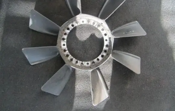 Volkswagen PASSAT B5 Fan impeller 078121301e