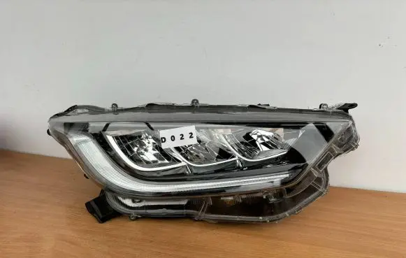 Toyota Yaris Headlight/headlamp K0-8