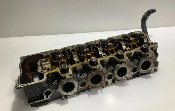 Mercedes-Benz E W211 Engine head 